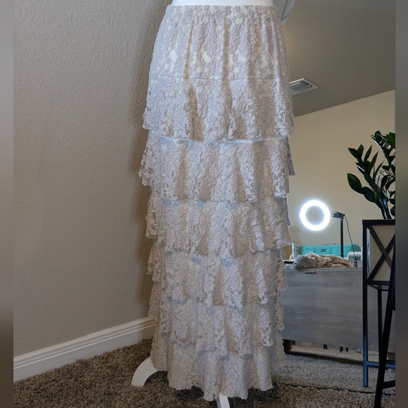 Cream Lace Handmade 2 piece - Picture 5 of 6